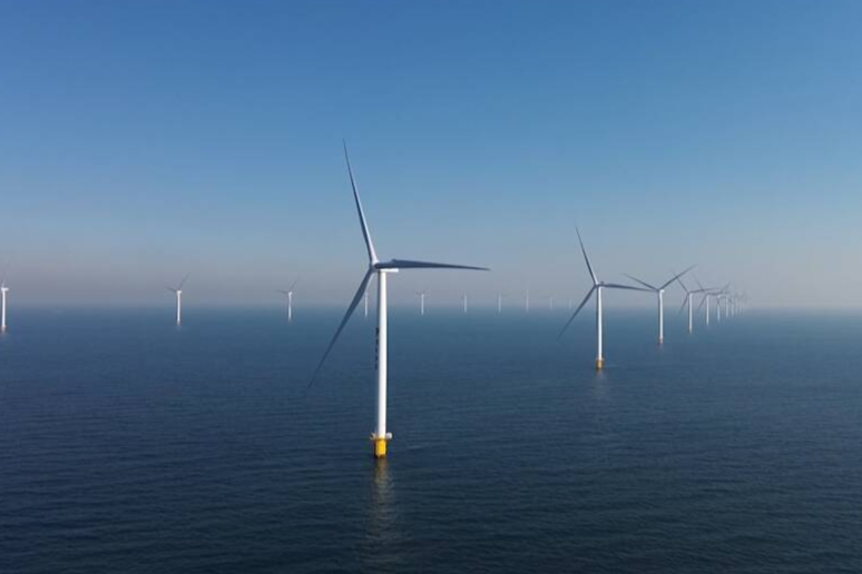 國家電投山東半島南海上風(fēng)電基地U場址900MW項(xiàng)目全容量投運(yùn)大會在威海乳山舉行